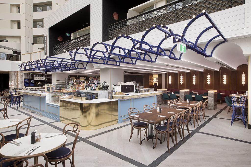 黄金海岸星亿酒店 外观 照片 The restaurant at the top of the tower
